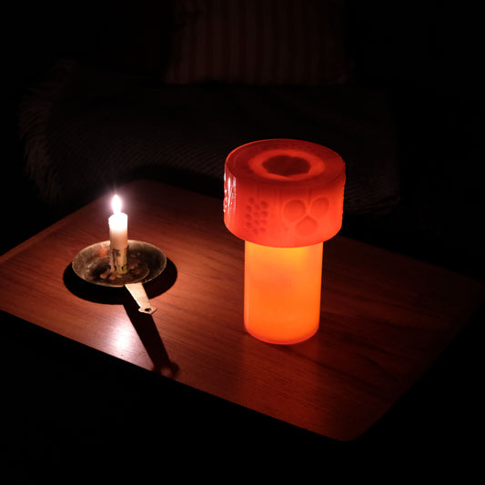 Rød-orange lampe