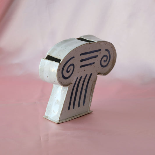 Capital sculpture in ceramic - Blue details