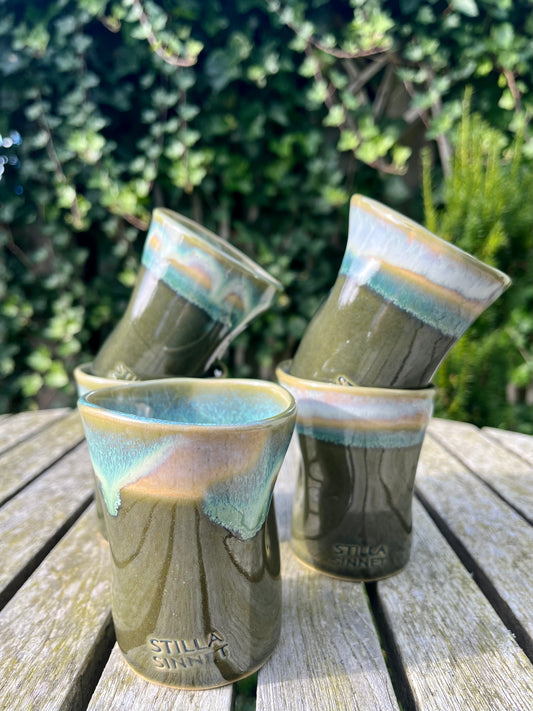 Hand shaped cup - Green/Green (Medium)