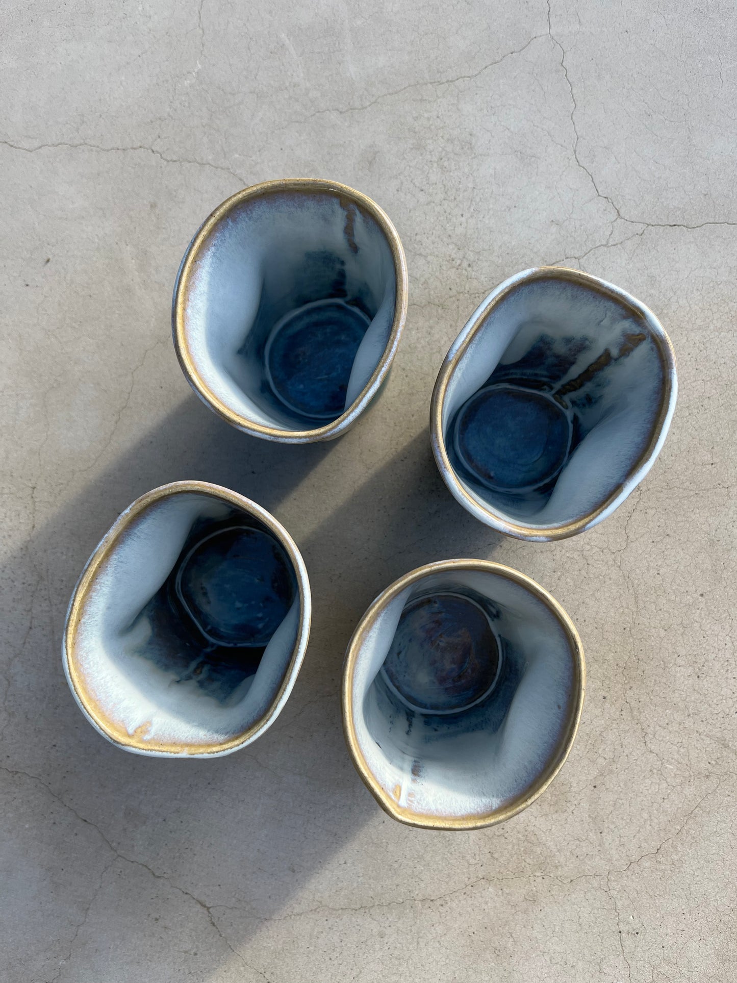 Hand shaped cup - Sea blue/White (Small)