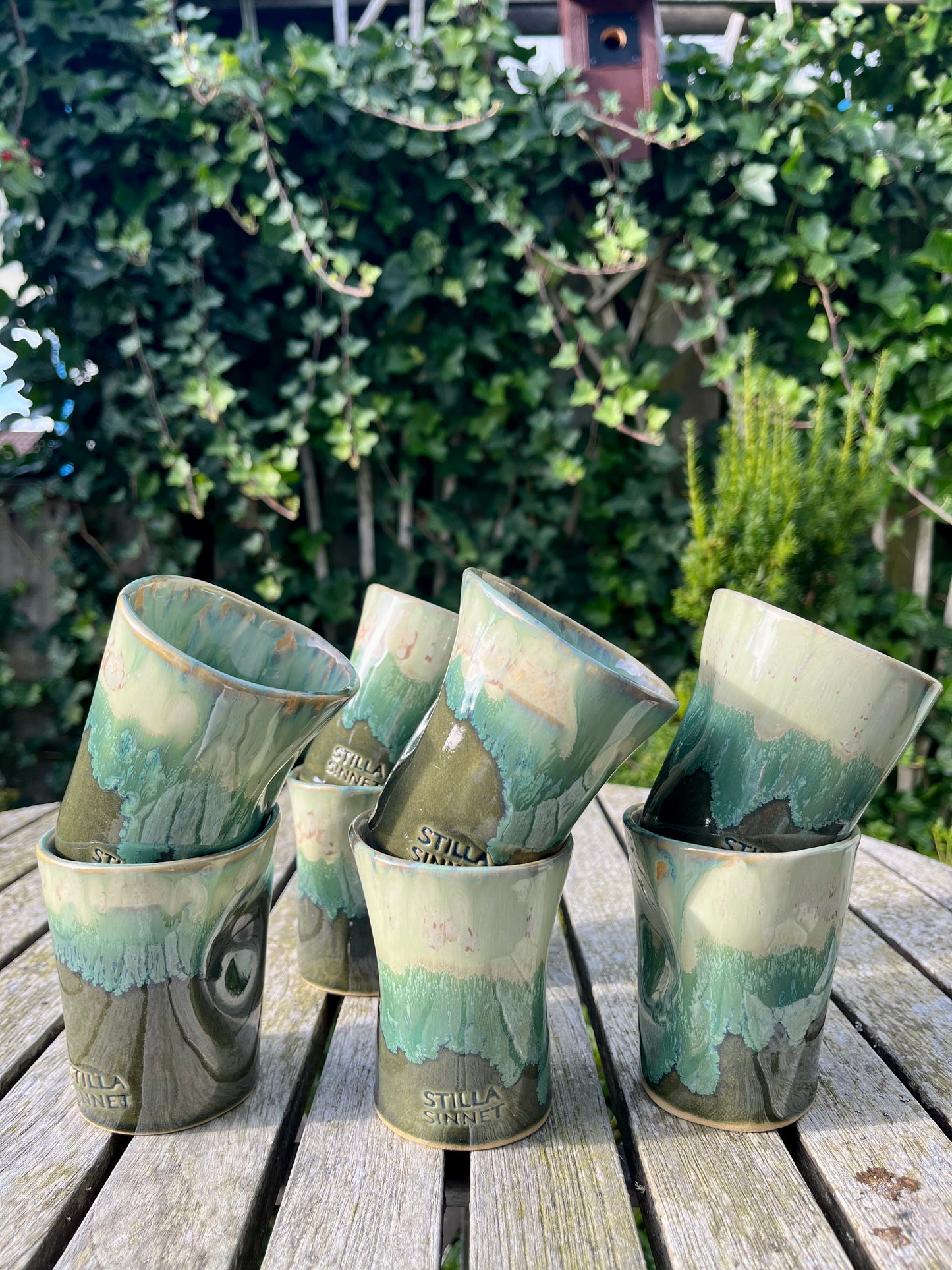Hand shaped cup - Crystal green/Green (Medium)