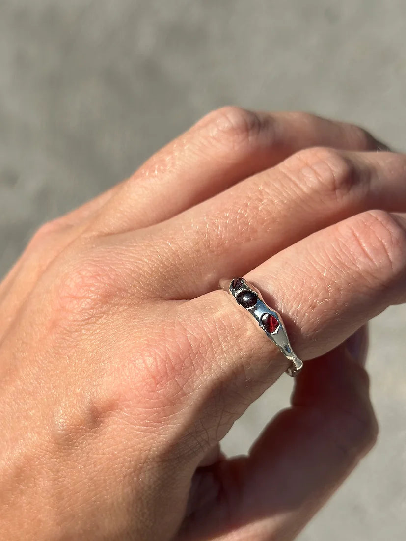 Raw garnet Ring (Exclusive)