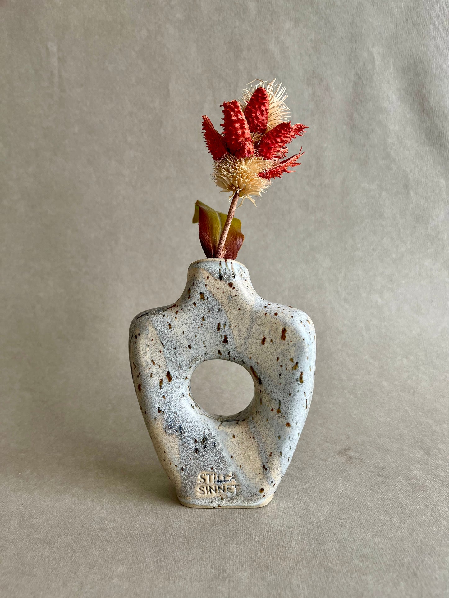 Peephole Vase Small