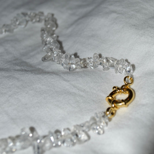 CRYSTAL CLEAR - NECKLACE