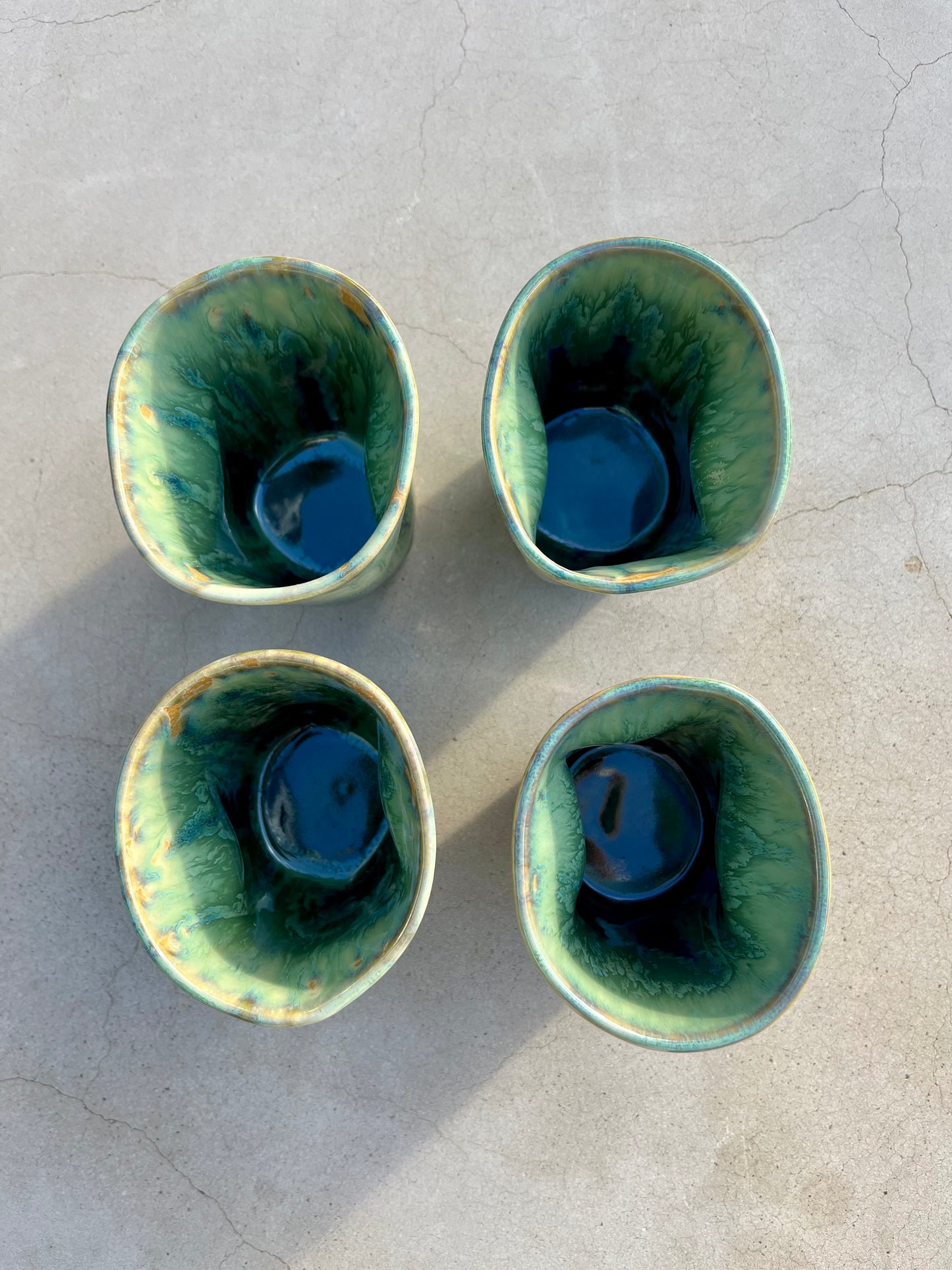 Hand shaped cup - Crystal green/Green (Medium)