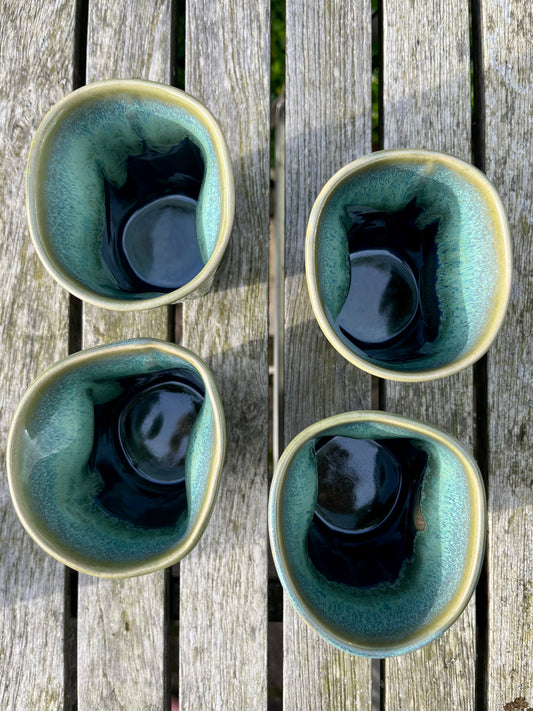 Hand shaped cup - Green/Green (Medium)