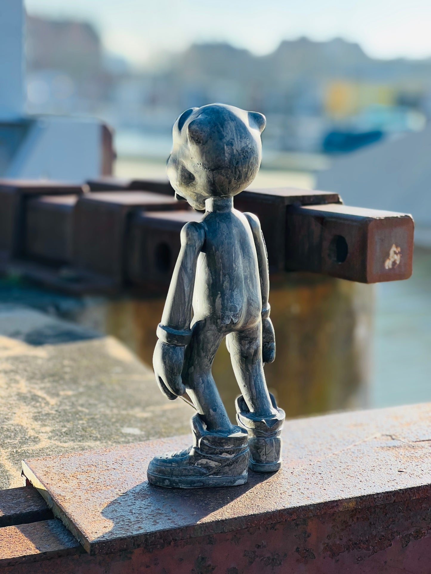 Raw Goldie Sculpture