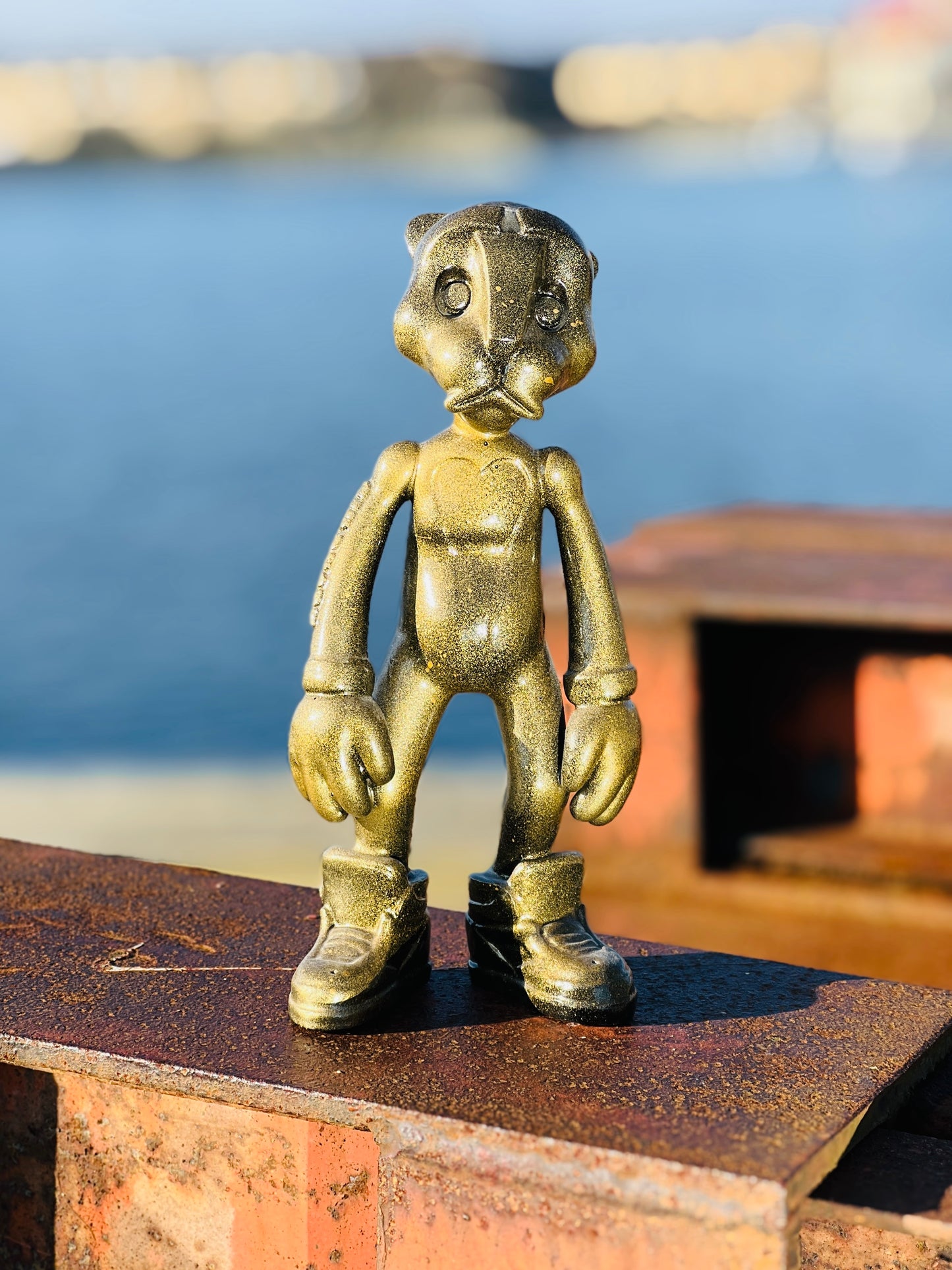 Au79 Goldie Sculpture