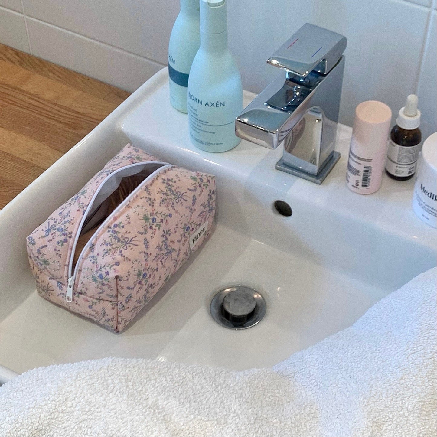 Upcycled Toilettaske - Bari