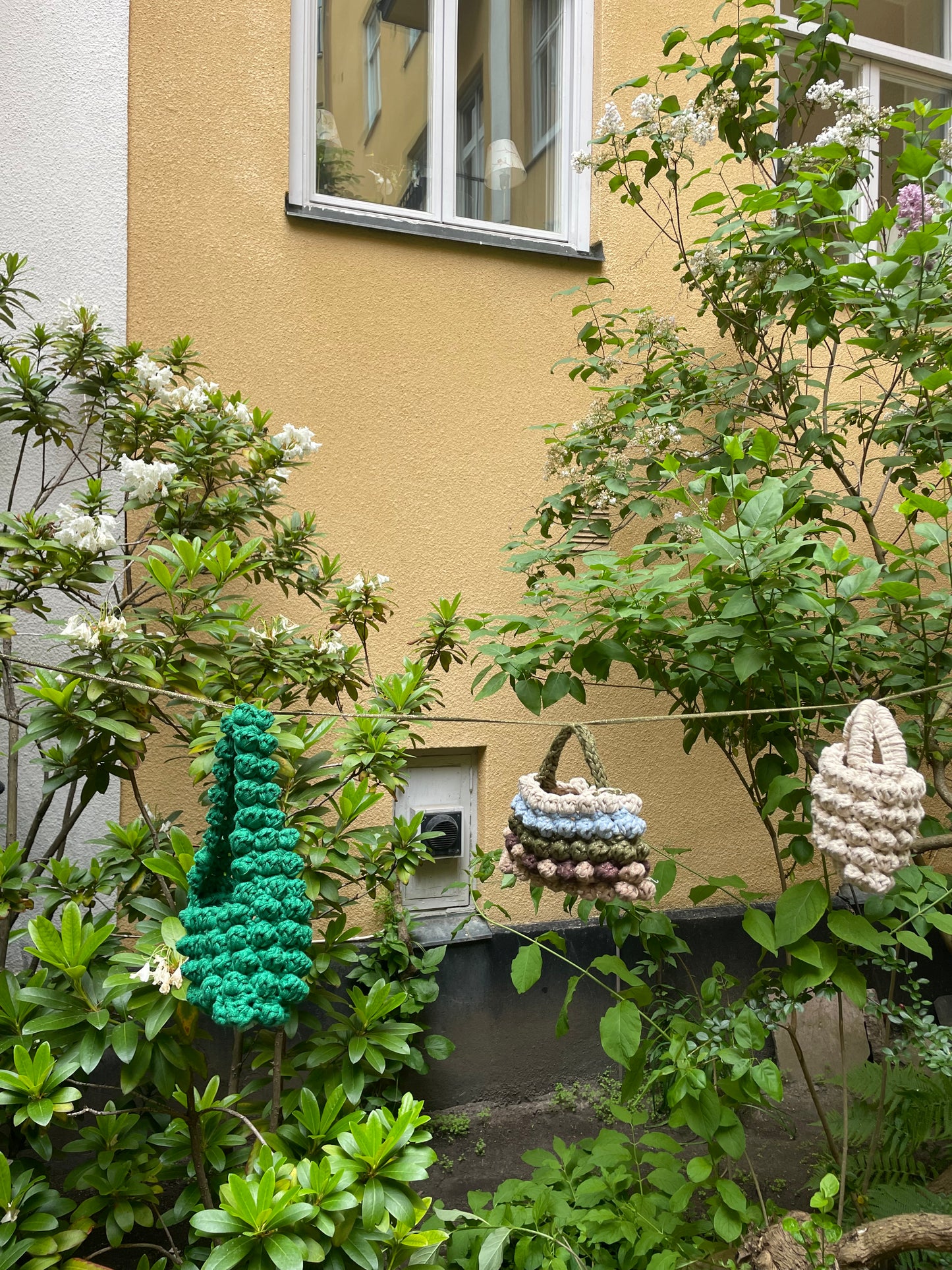 Multicolor mini-bobble