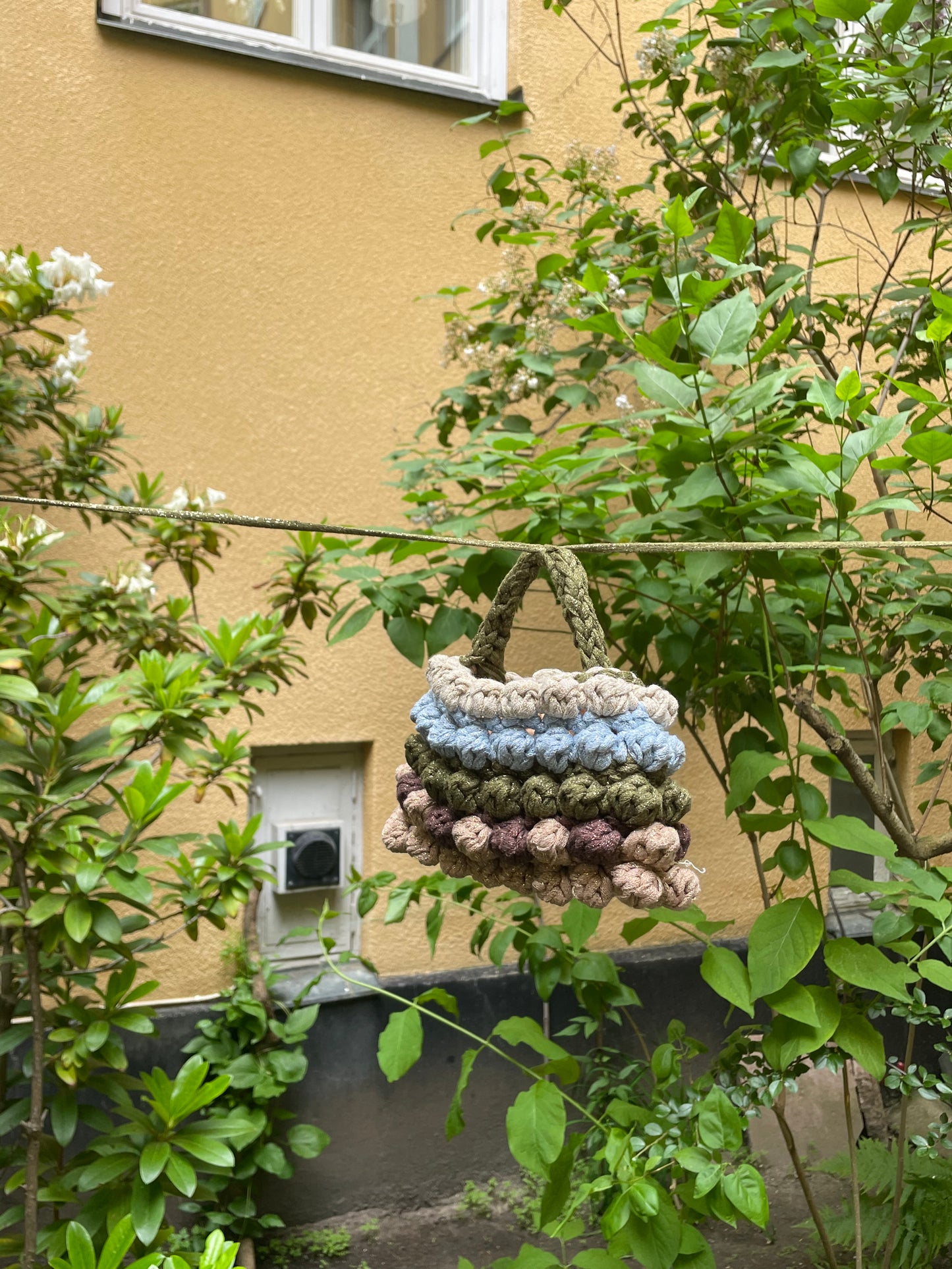 Multicolor mini-bobble