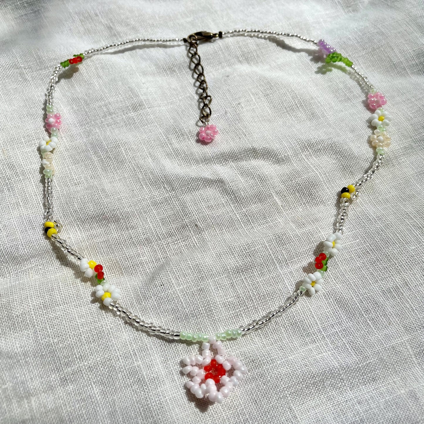 Summer Daisy flower Beaded Necklace