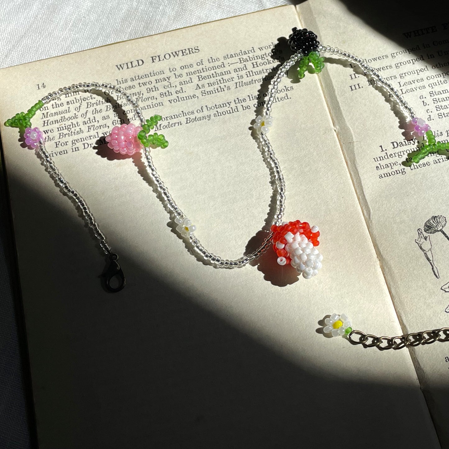 Mushroom Silver Beaded Necklace with berries and daisy flowers