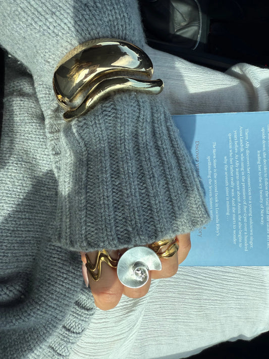 Mentha - Wavy Gold Bangle