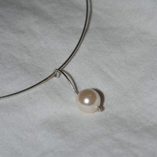 MOTHER OF PEARL - NECKLACE