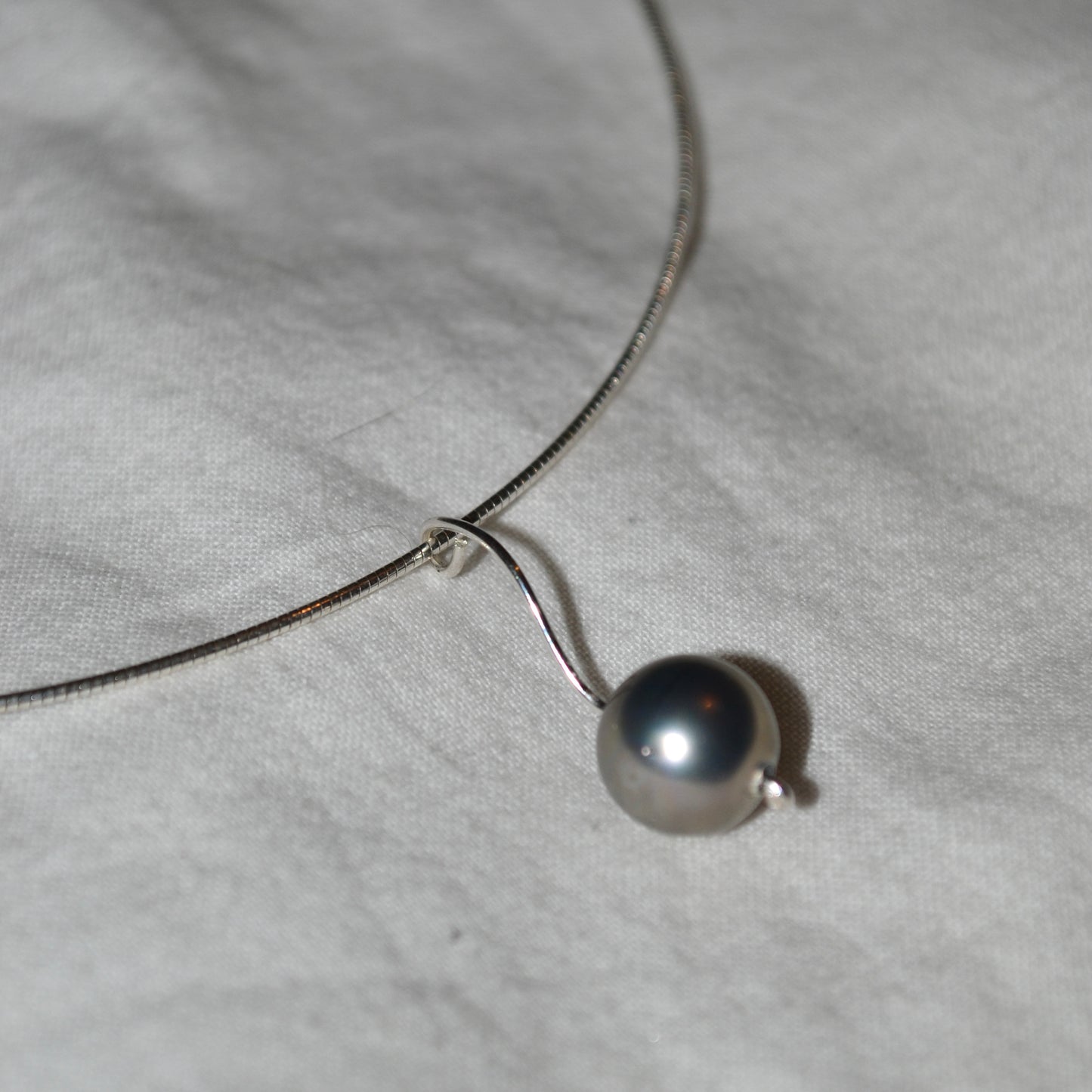 MOTHER OF PEARL - NECKLACE