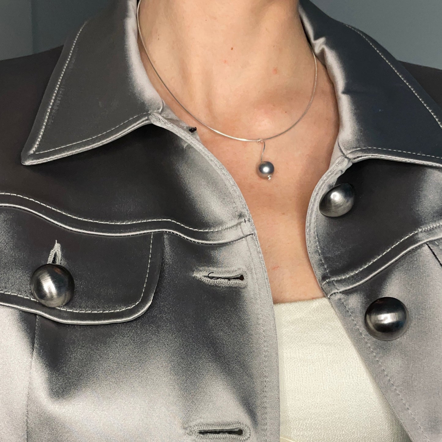 MOTHER OF PEARL - NECKLACE