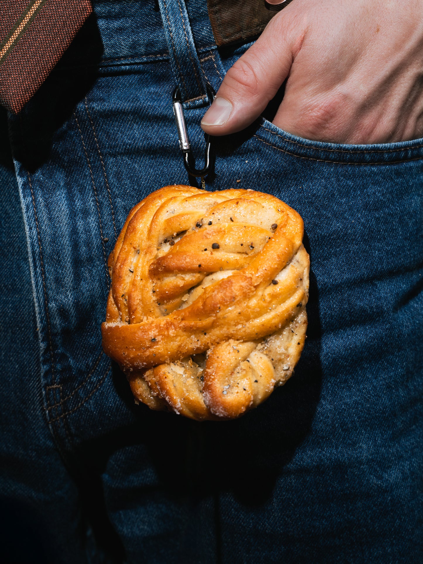 Kardemumma Carabiner Print