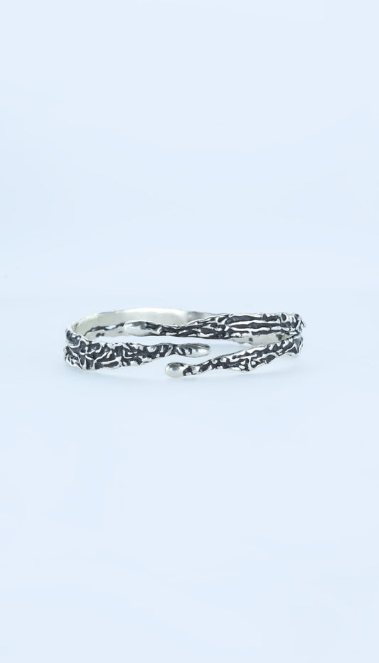 The Fluent Arc Black Ink Wave Bracelet