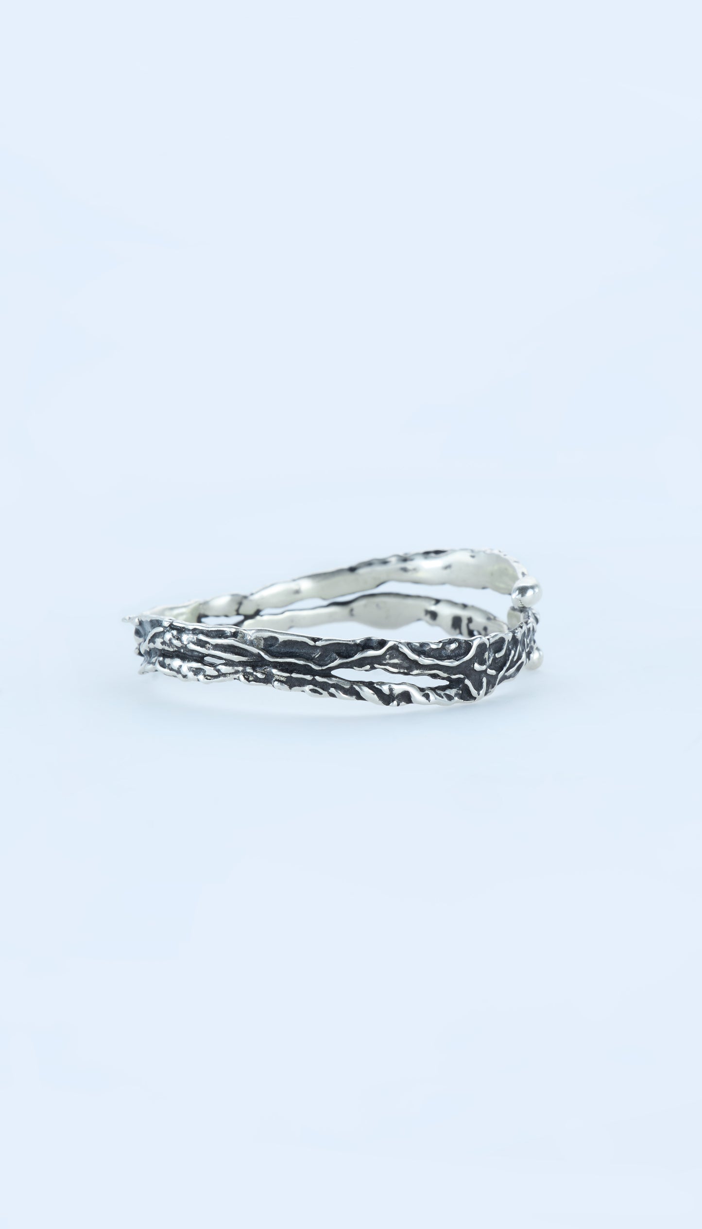 The Fluent Arc Black Ink Wave Bracelet