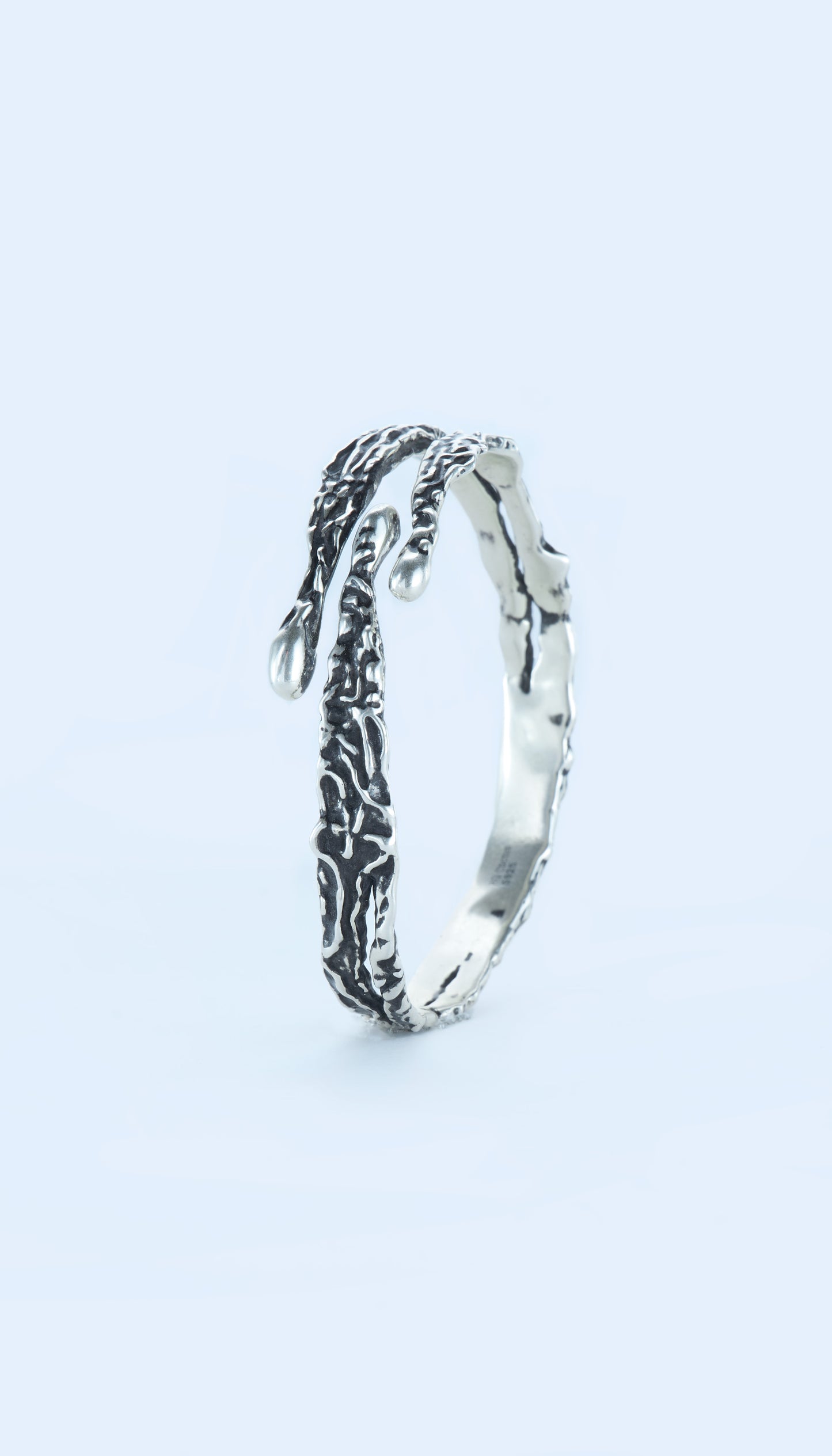 The Fluent Arc Black Ink Wave Bracelet