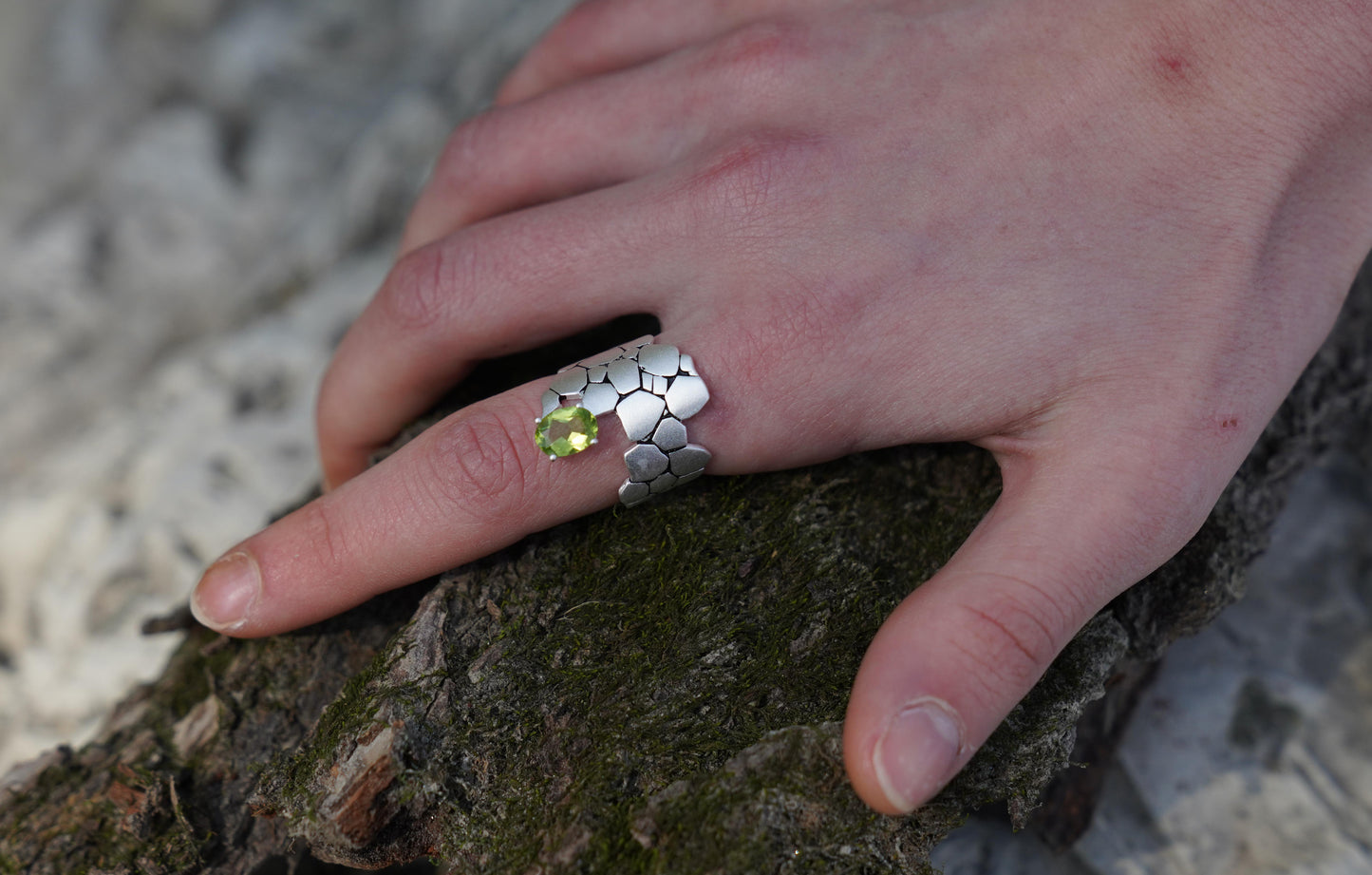 Nature's Blanc White Crevice Stone Ring