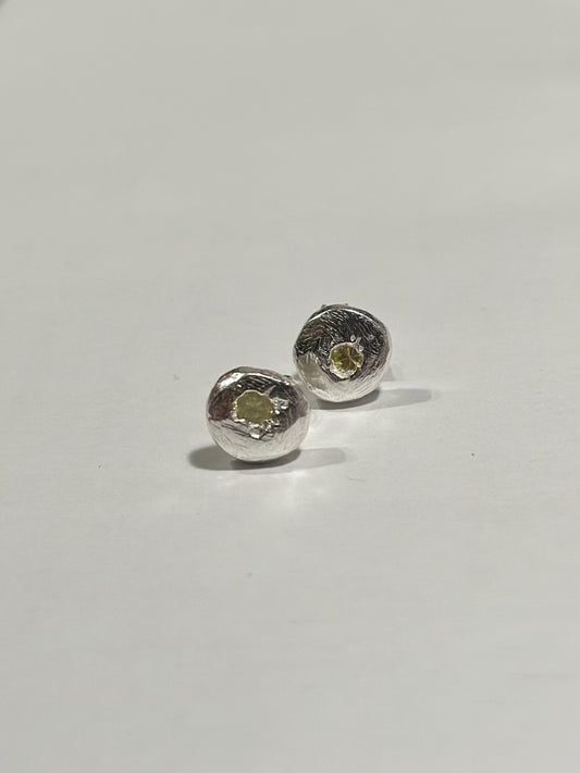 Earrings in organic shape (Exclusive)