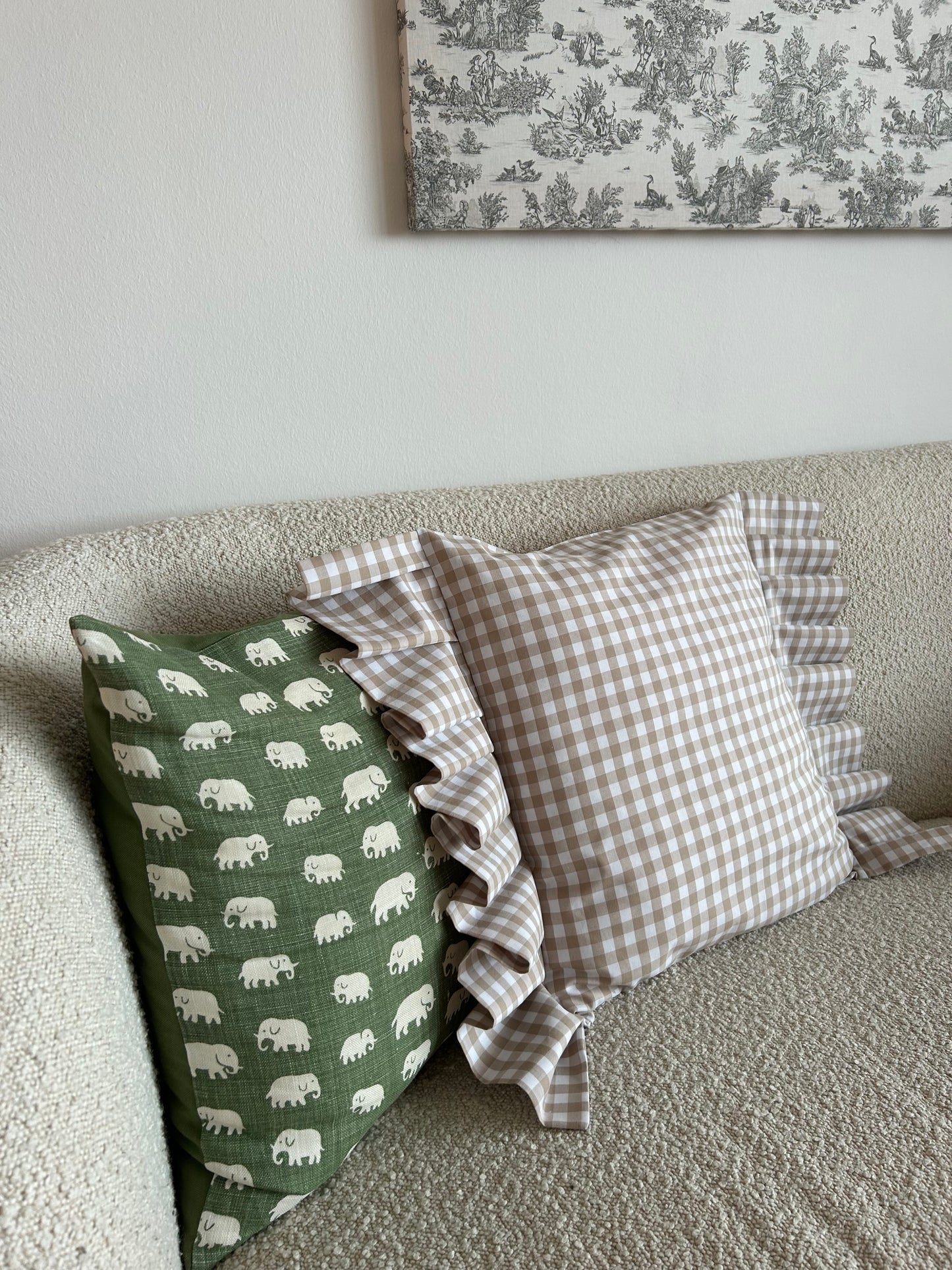 Cushion cover in a beige white checkered pattern