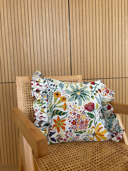 Cushion cover in multicolored patterned fabric