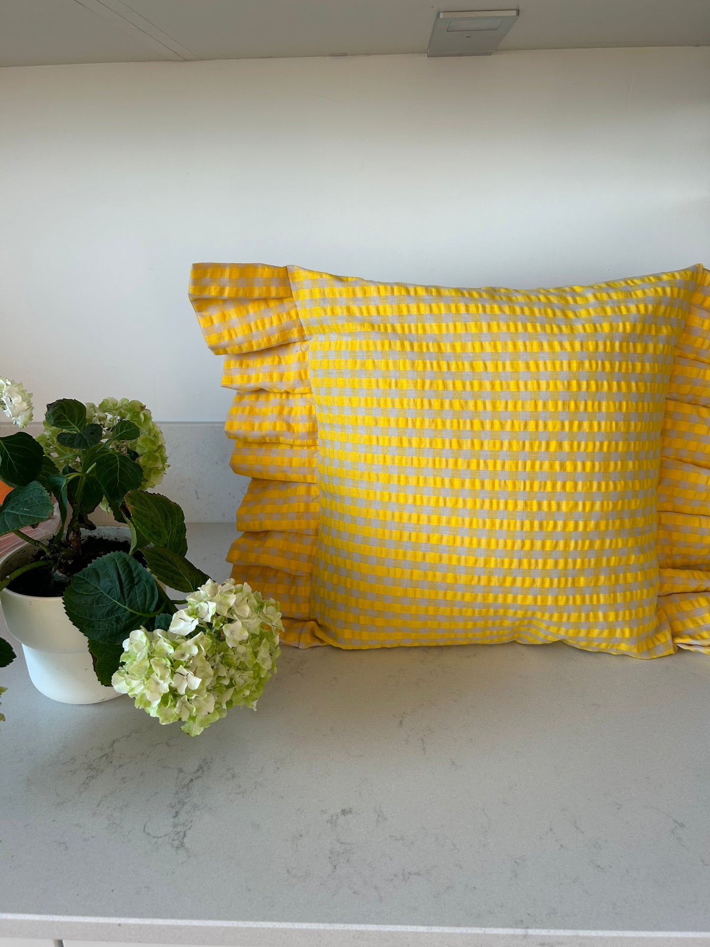 Cushion cover in yellow checked fabric - Seersucker