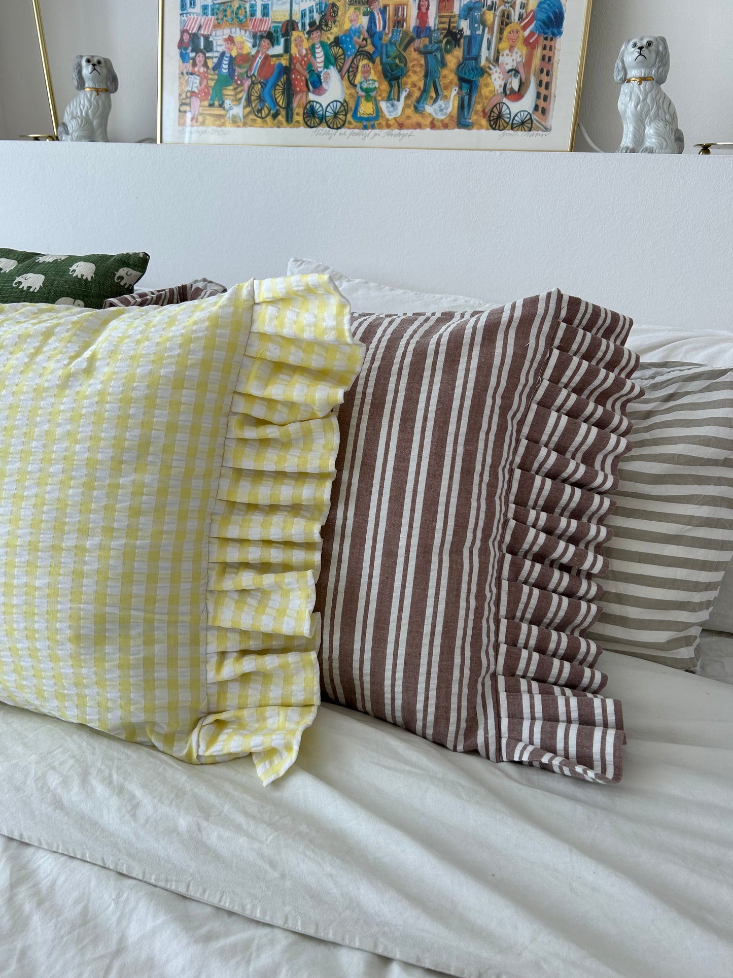 Cushion cover in brown striped fabric - Seersucker