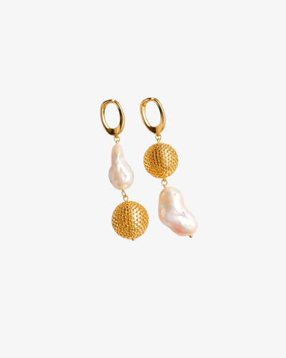 “Golden Pearl Elegance” 24k Guld & Freshwater Pearl Øreringe