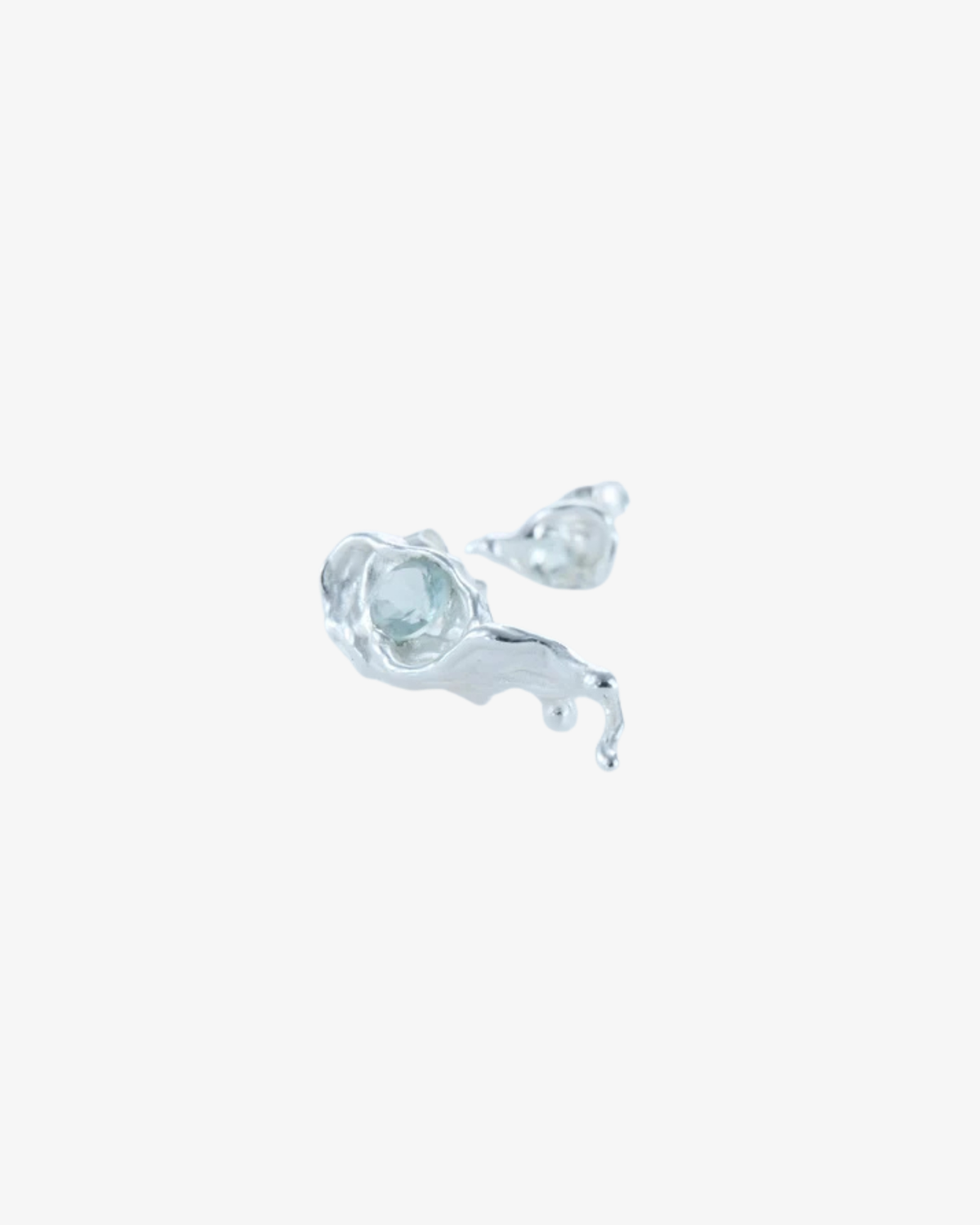 The Fluent Arc White Tear Øreringe