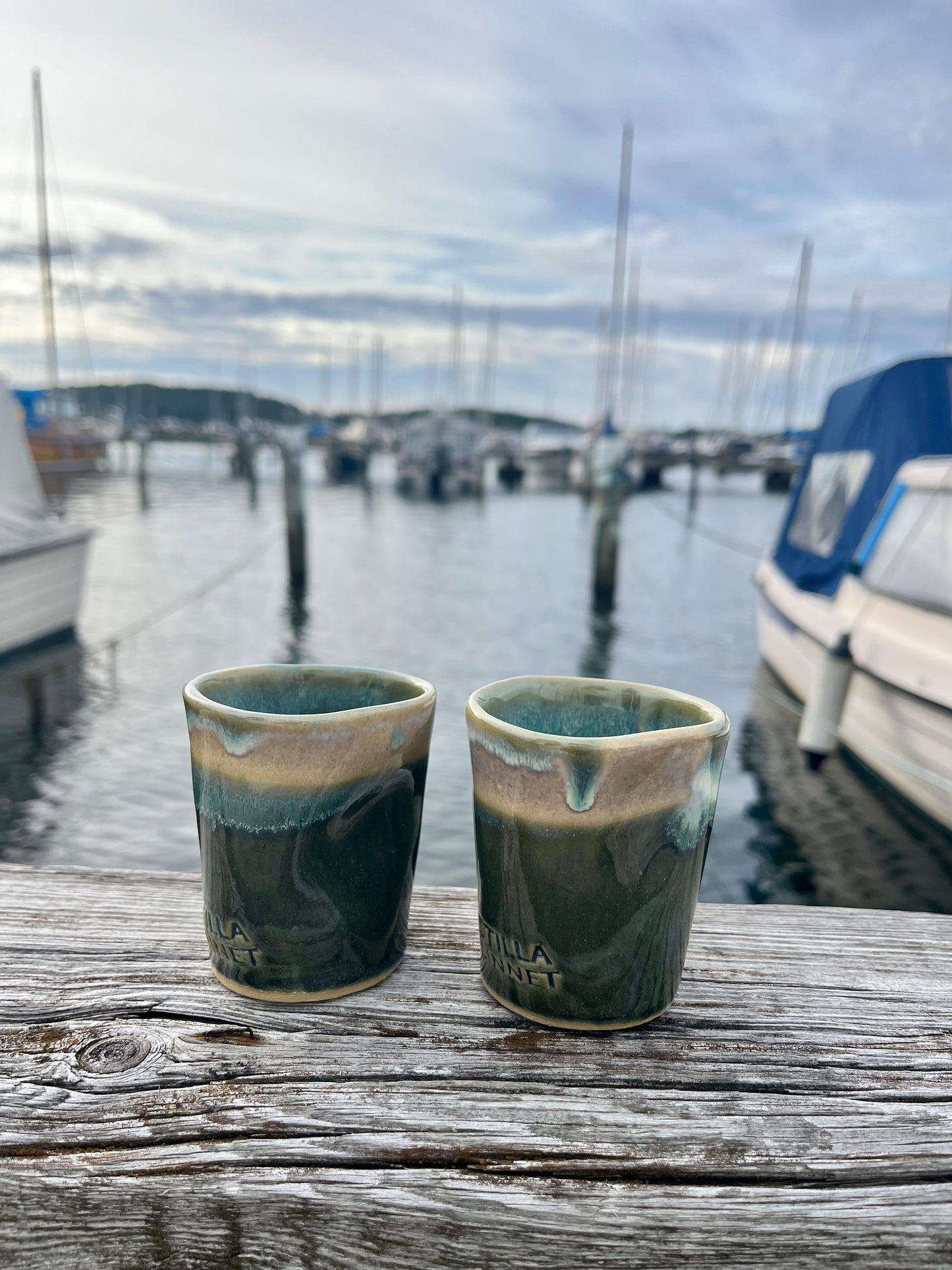 Hand shaped cup - Green/Blue (Small)