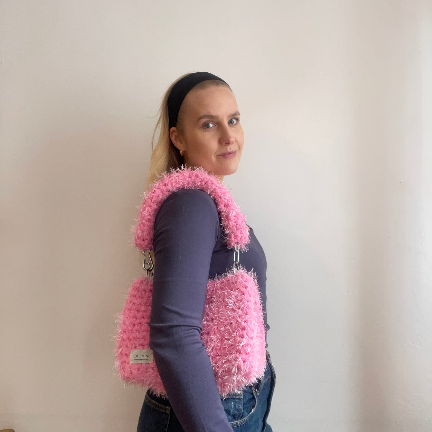 Fluffy pink JOE crochet bag