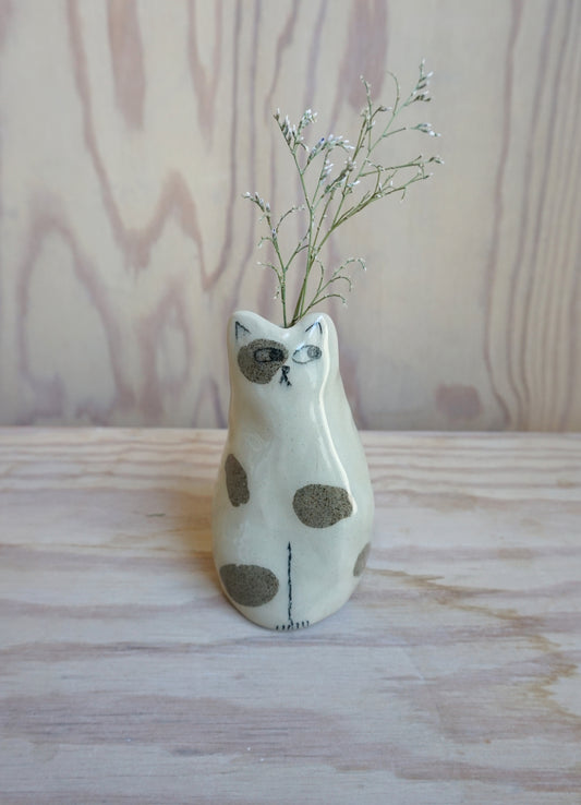 Cat vase - White