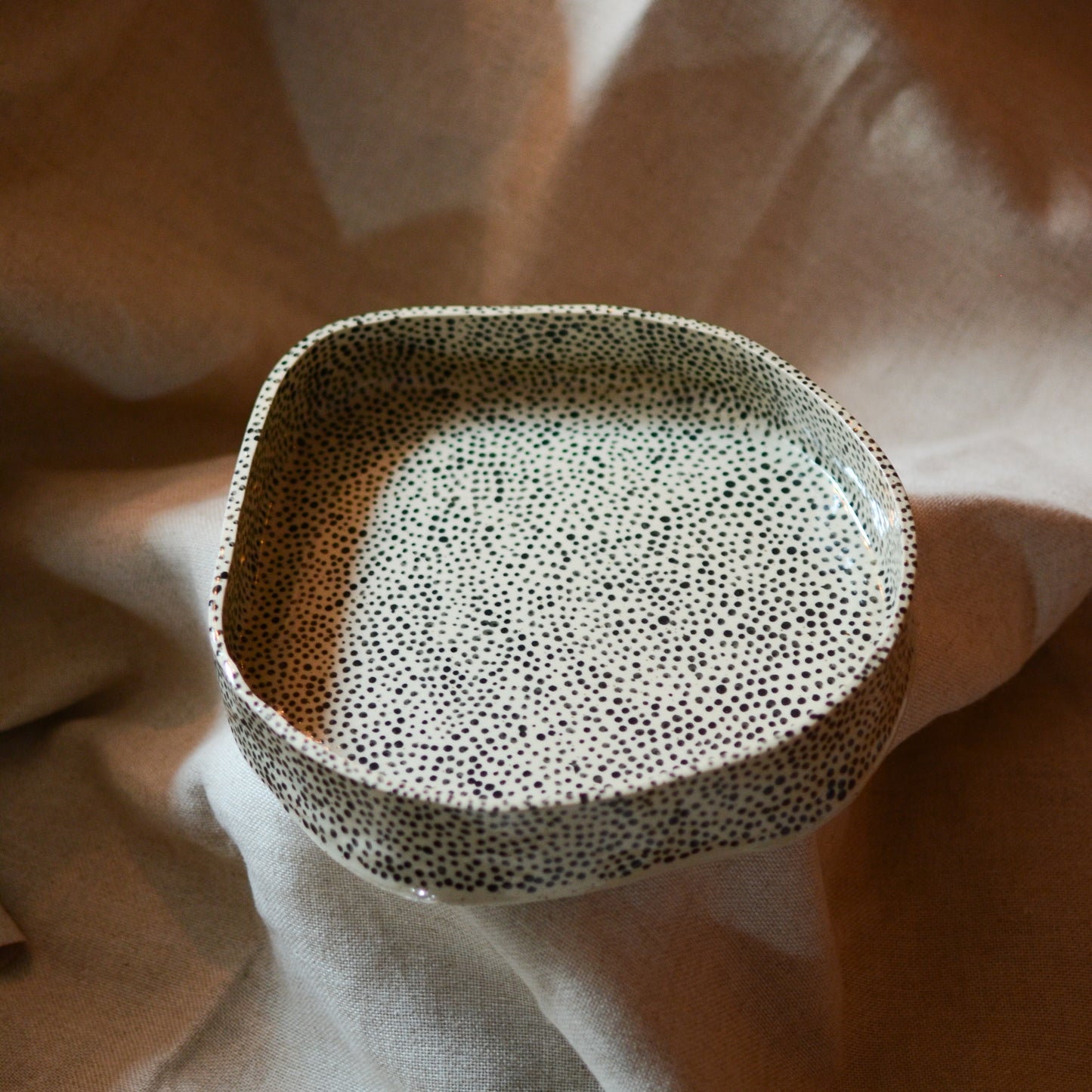 Pie dish - Small dots