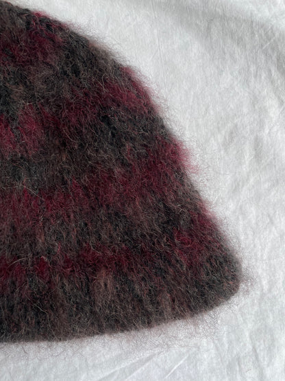 Mottled with wine-red stripes Beanie