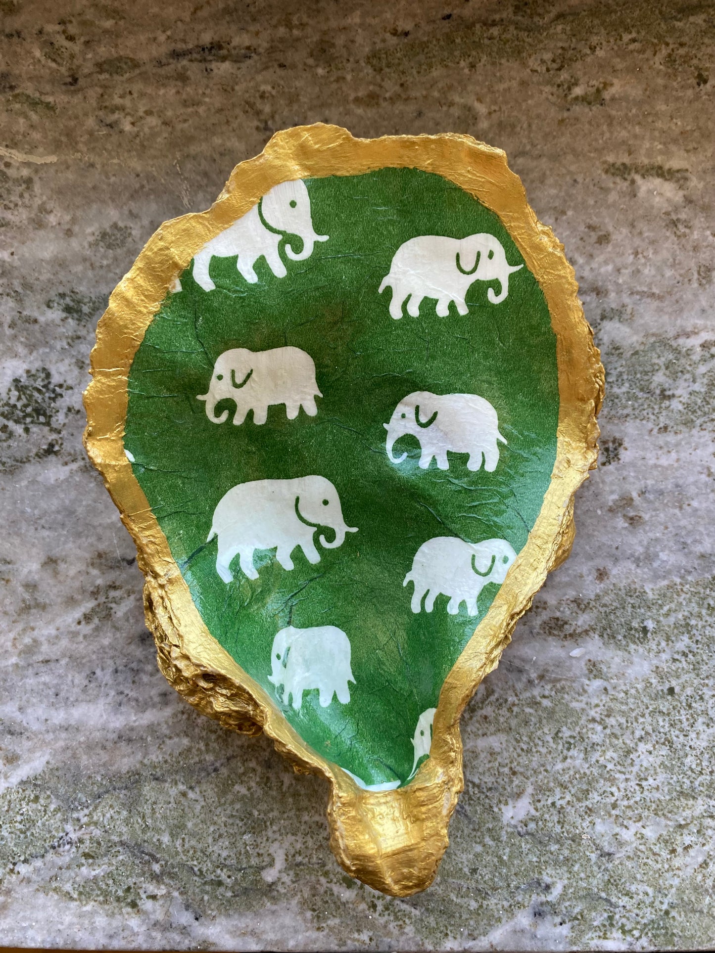 Florentina shell - Elephants (Green)