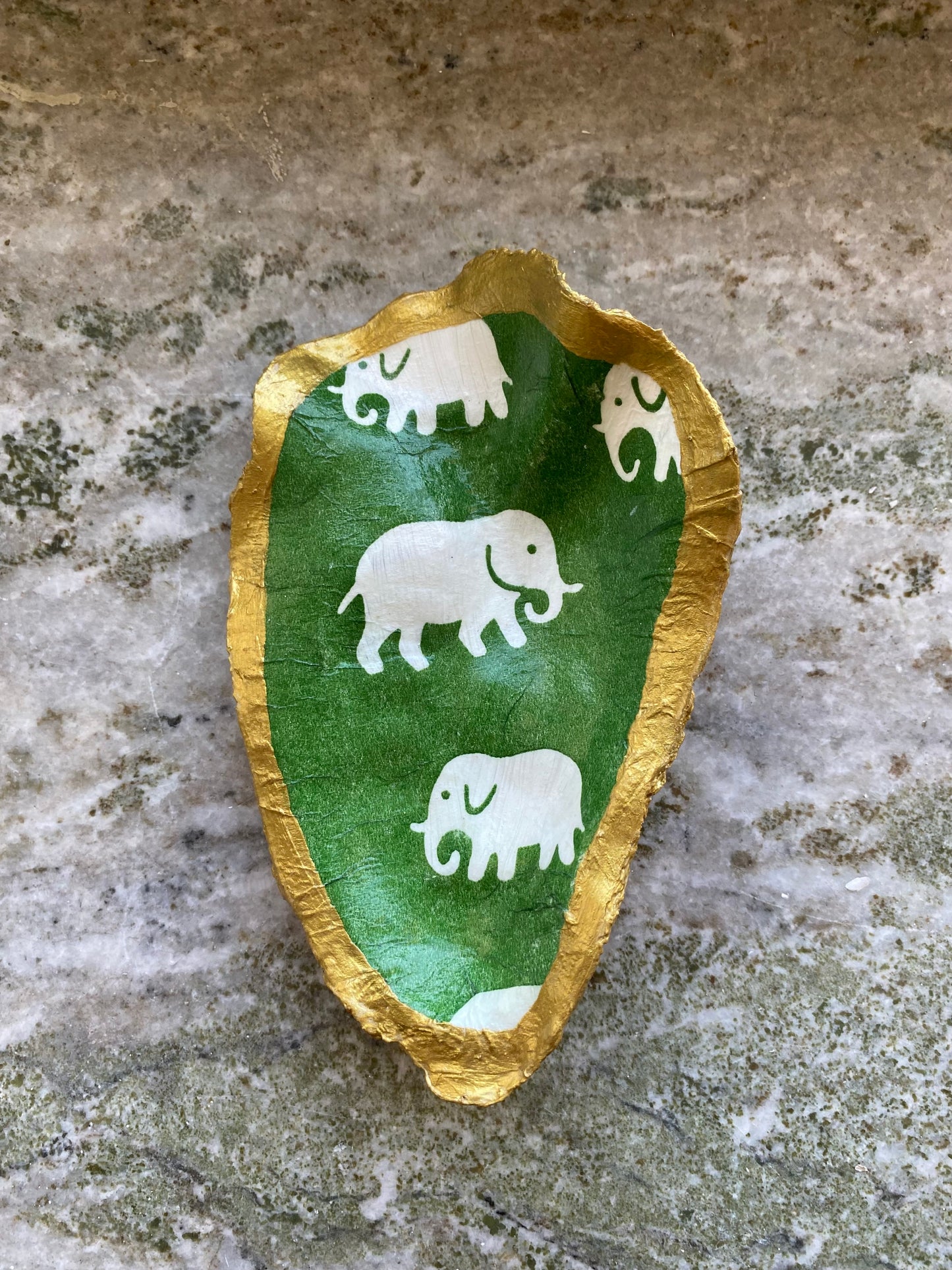 Florentina shell - Elephants (Green)