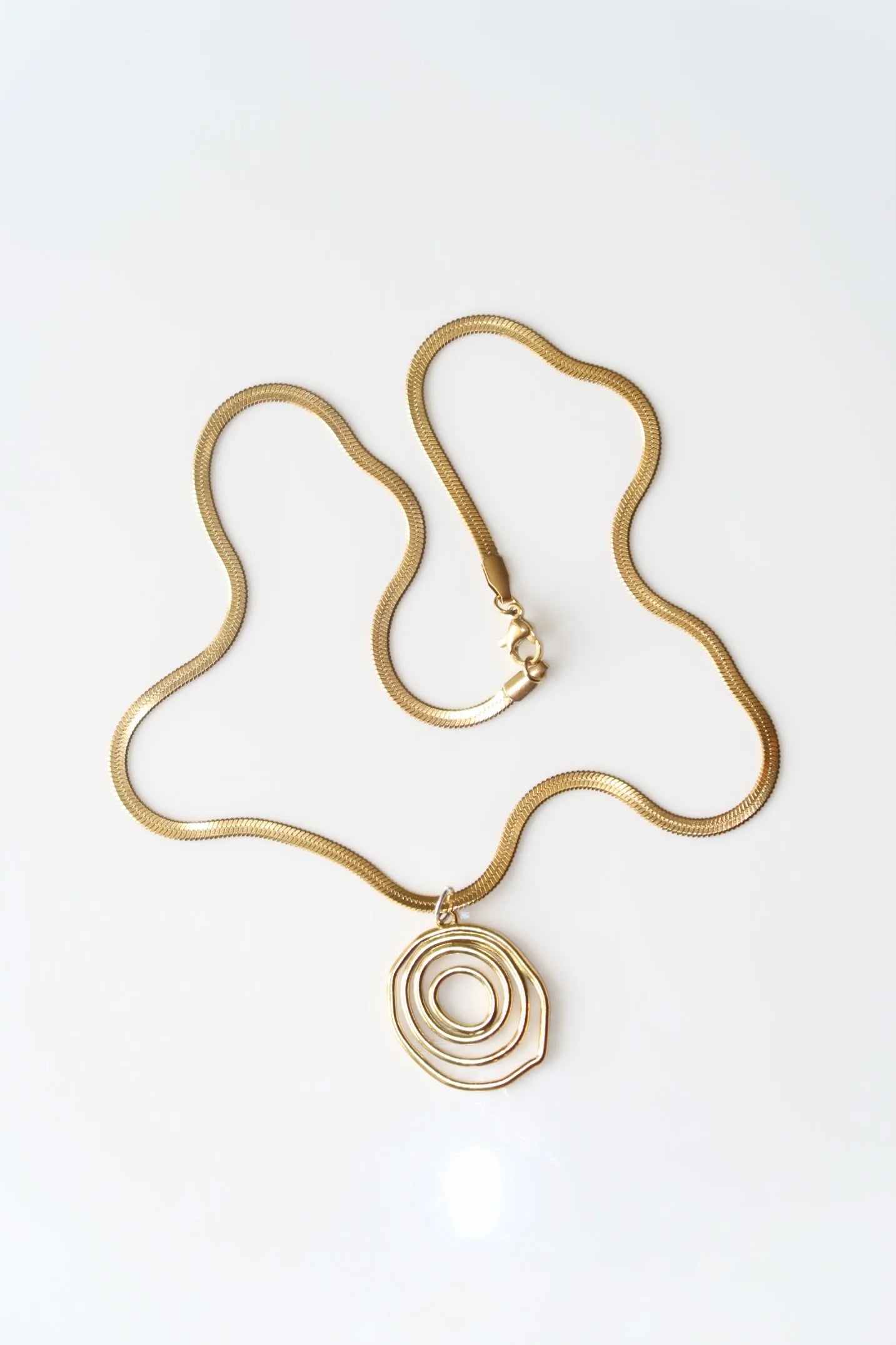 ZINNIA - Gold Swirl Necklace