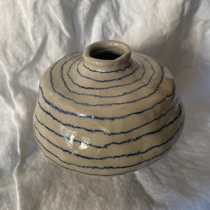 ROUND VASE BLUE STRIPED