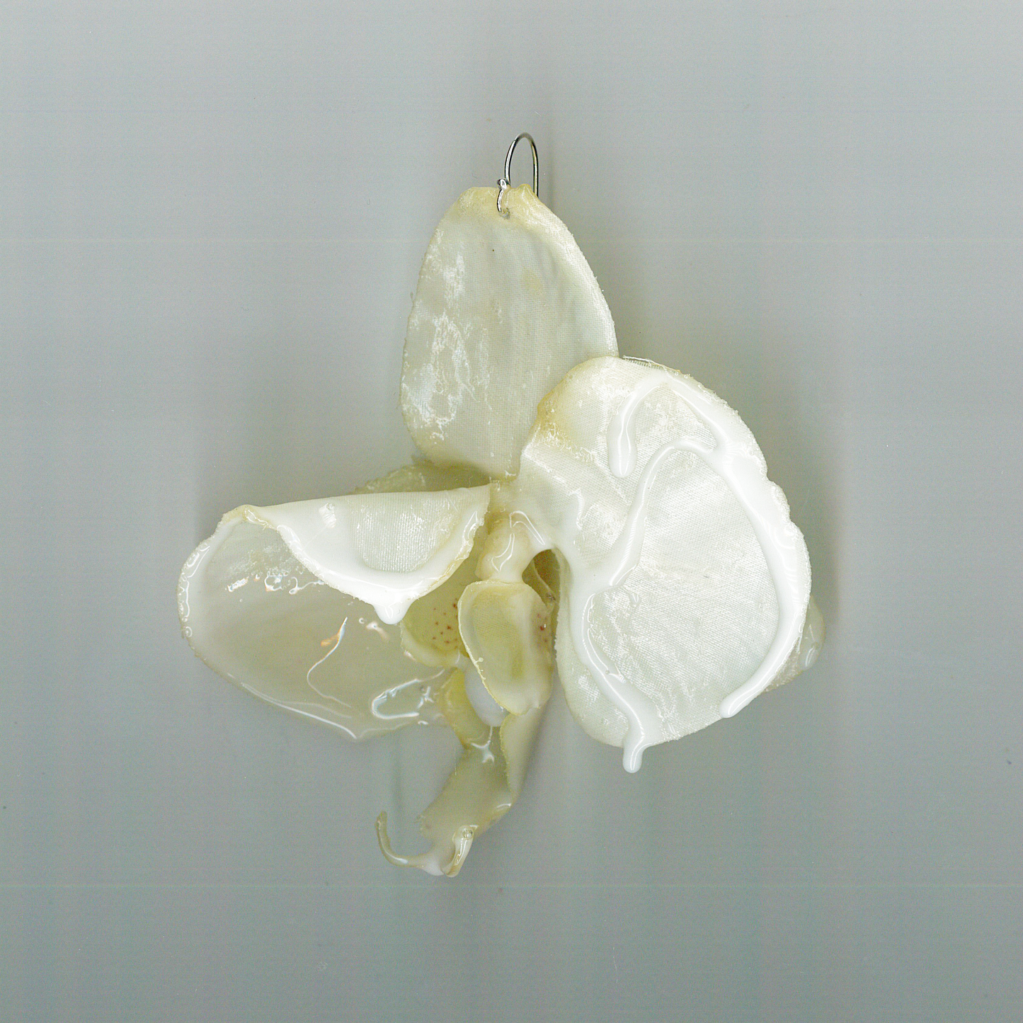 MILKY ORCHID EARRINGS