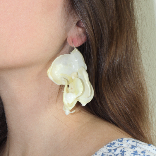 MILKY ORCHID EARRINGS