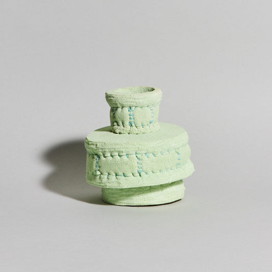 02.Vase in sponge pastel green