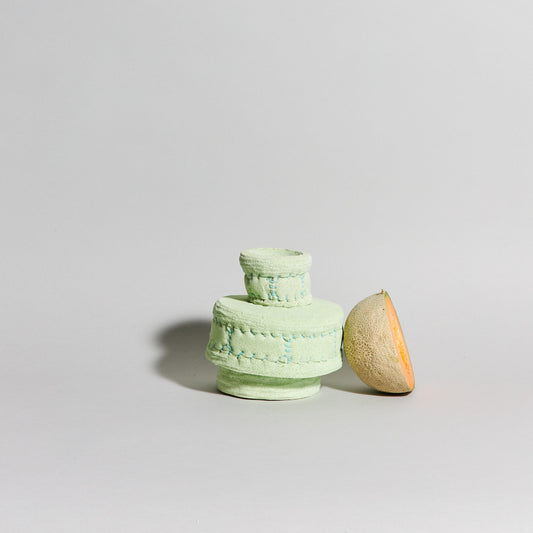 02.Vase in sponge pastel green