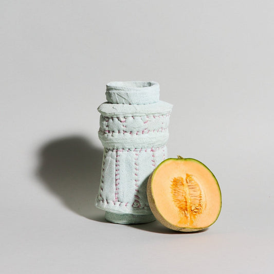 03.Vase in sponge pastel blue