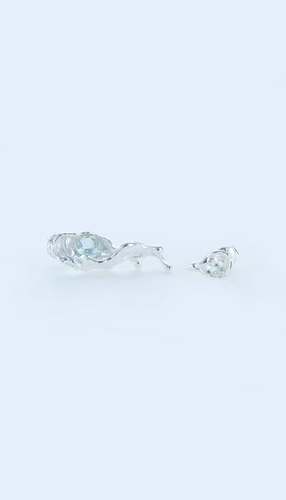 The Fluent Arc White Tear Earrings