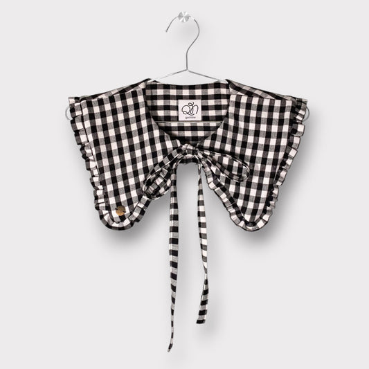 pointy checkered collar