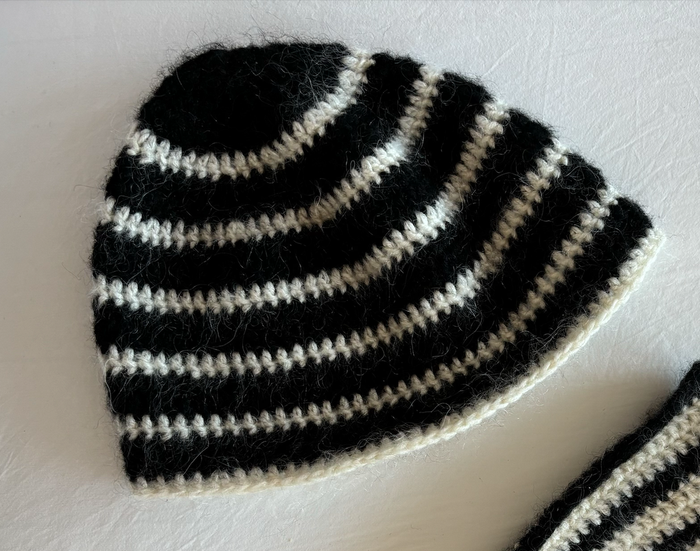 Hat - Black/White